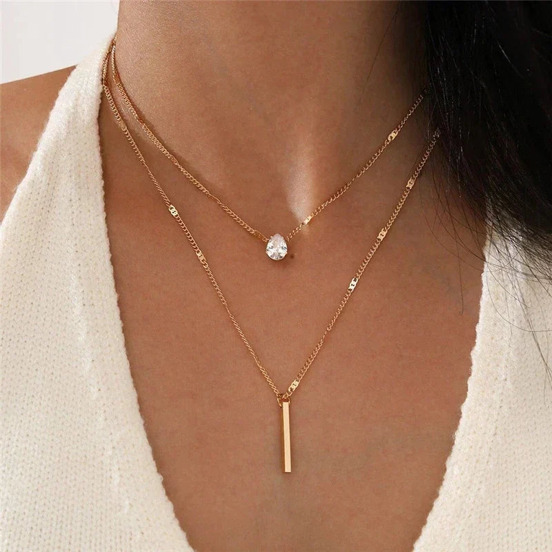 Varios collares delicados