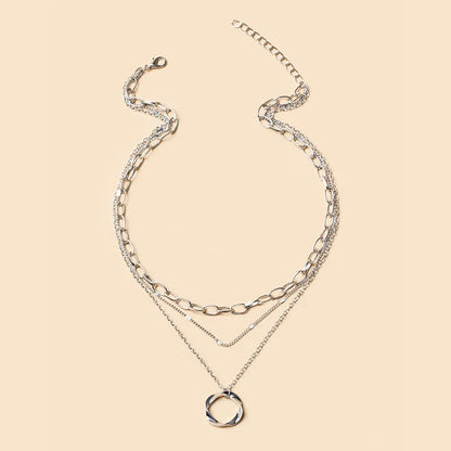 Varios collares delicados